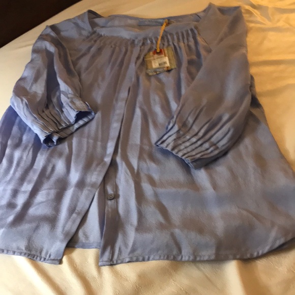 100%silk Robert Graham NWT size M blouse in Periwinkle Blue - Picture 2 of 8